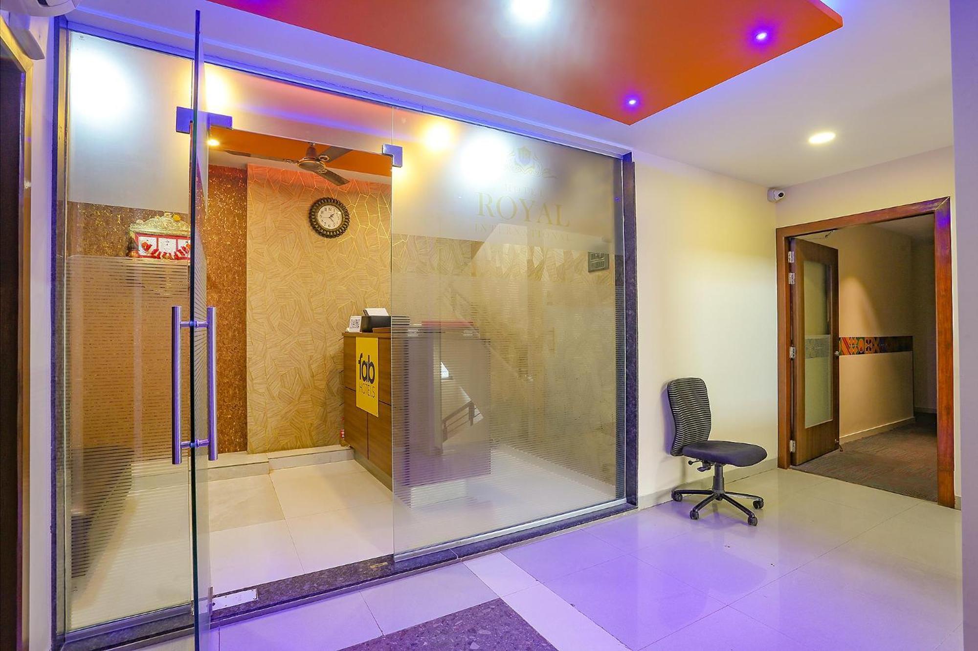 Fabhotel Royal International - Nr Mumbai International Airport Bagian luar foto